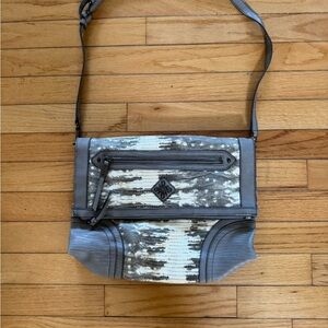 Simply Vera Wang Gray and White Crossbody Bag